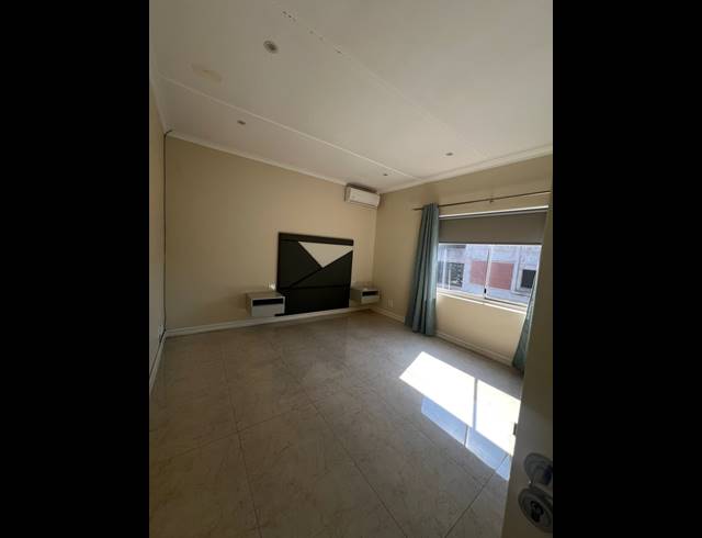 2 BEDROOM APARTMENT TO LET IN ESSENWOOD
